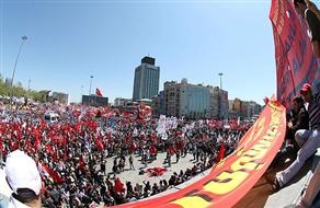 Haber | 32 yıl sonra Taksim`de 1 Mayıs coşkusu 