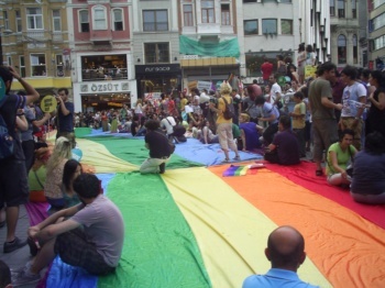 Haber | 27 Haziran Pazar Günü Eşcinsellerin Onur Yürüyüşü Taksim de