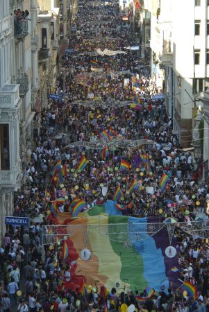 Haber | Taksim yerinden oynadı.