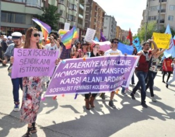 Haber | Eskişehir`de Travestiler Sendika İstedi