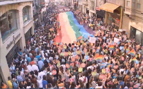 Haber | Taksim Sallanırken Radyo GaBiLe Canlı Yayındaydı