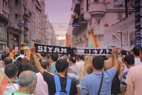 Haber | İstanbul LGBTİ Çarşı davasına çağırıyor!