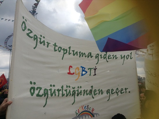 Haber | Newroz’dan: “Özgür topluma giden yol LGBTİ özgürlüğünden geçer!”