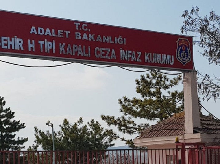 Haber | Eşcinsel Mahkum Cezaevi Yönetiminden Şikayetçi