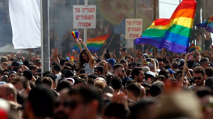 Haber | Tel Aviv`de eşcinsel yürüyşüne on binlerce kişi katıldı