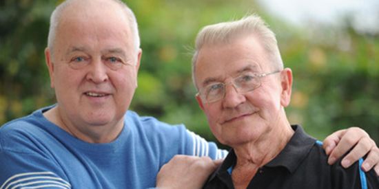 Haber | 55 YILDIR BİRLİKTE OLAN EŞCİNSEL ÇİFTİN YÜREKLERİ ISITAN HİKAYESİ