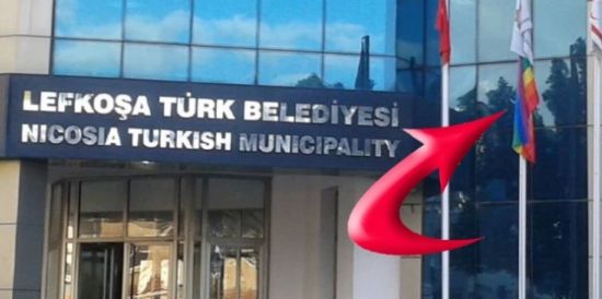 Haber | Lefkoşa Türk Belediyesi LGBT bayrağı astı