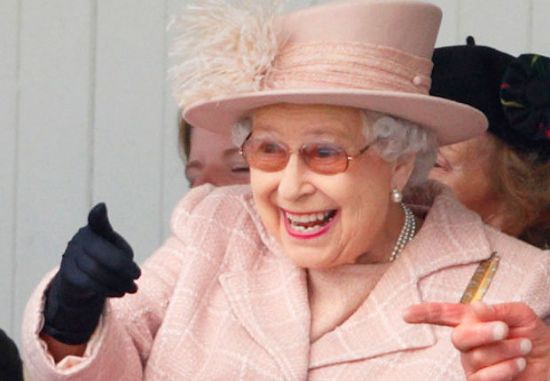 Haber | Kraliçe Eşcinsel Evliliğe Karşı mı?