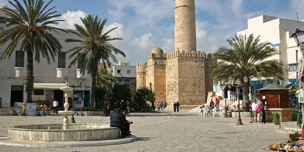 Haber | TUNUS’TA İKİ ERKEK, ”KADIN ÜRÜNLERİ” BULUNDURMAK SUÇUNDAN TUTUKLANDI