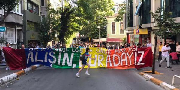 Haber | LGBTİ+ ONUR YÜRÜYÜŞÜ DAVASINDAKİ SANIKLAR BERAAT ETTİ