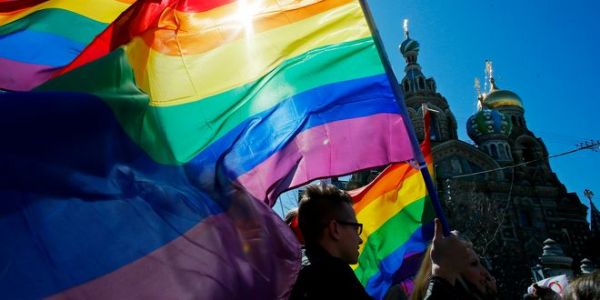 Haber | RUSYA’DA TRANSLARIN CİNSİYET DEĞİŞTİRMESİNİ YASAKLAYAN YASA GERİ ÇEKİLDİ