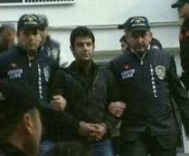 Haber | Internette tanıştığı erkeklere tecavüz edip öldürüp kuyuya atan sapık katil yakalandı!