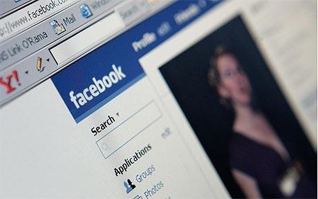 Haber | Facebook`una bak, eşcinsel mi anla