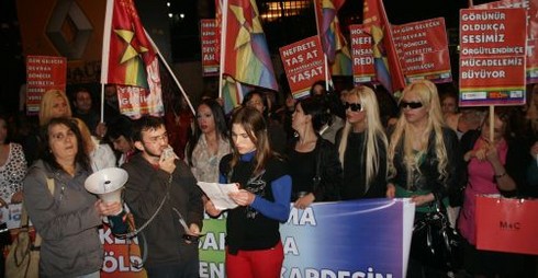 Haber | LGBTT’ler Öldürülen Transseksüeller İçin Sokağa Çıktı