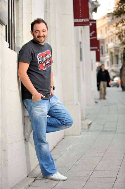 Haber | Öpüşmek yerine travestiyi oynarım